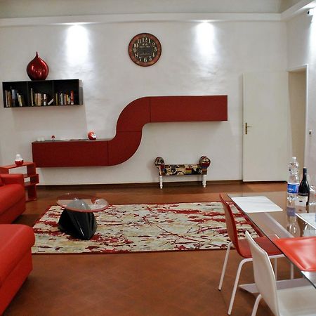 Firenze Rentals Suite Servi מראה חיצוני תמונה